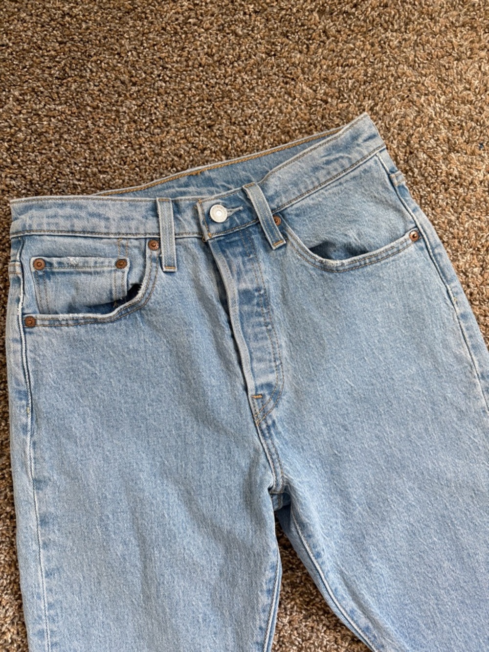 Levi's Light Wash High-Rise Straight Leg Jeans • Size 27 - Picture 4 of 5